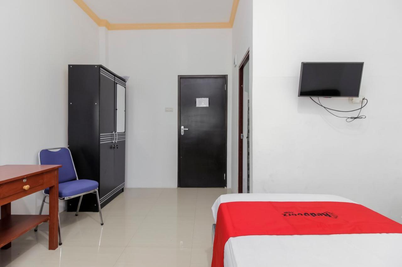 Reddoorz Near Sam Ratulangi Airport Manado Hotel Exterior photo