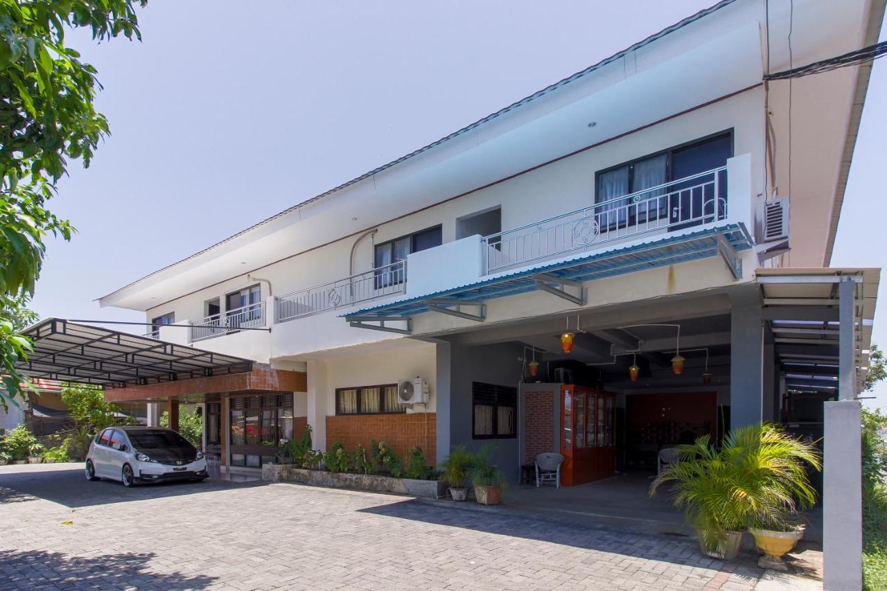 Reddoorz Near Sam Ratulangi Airport Manado Hotel Exterior photo