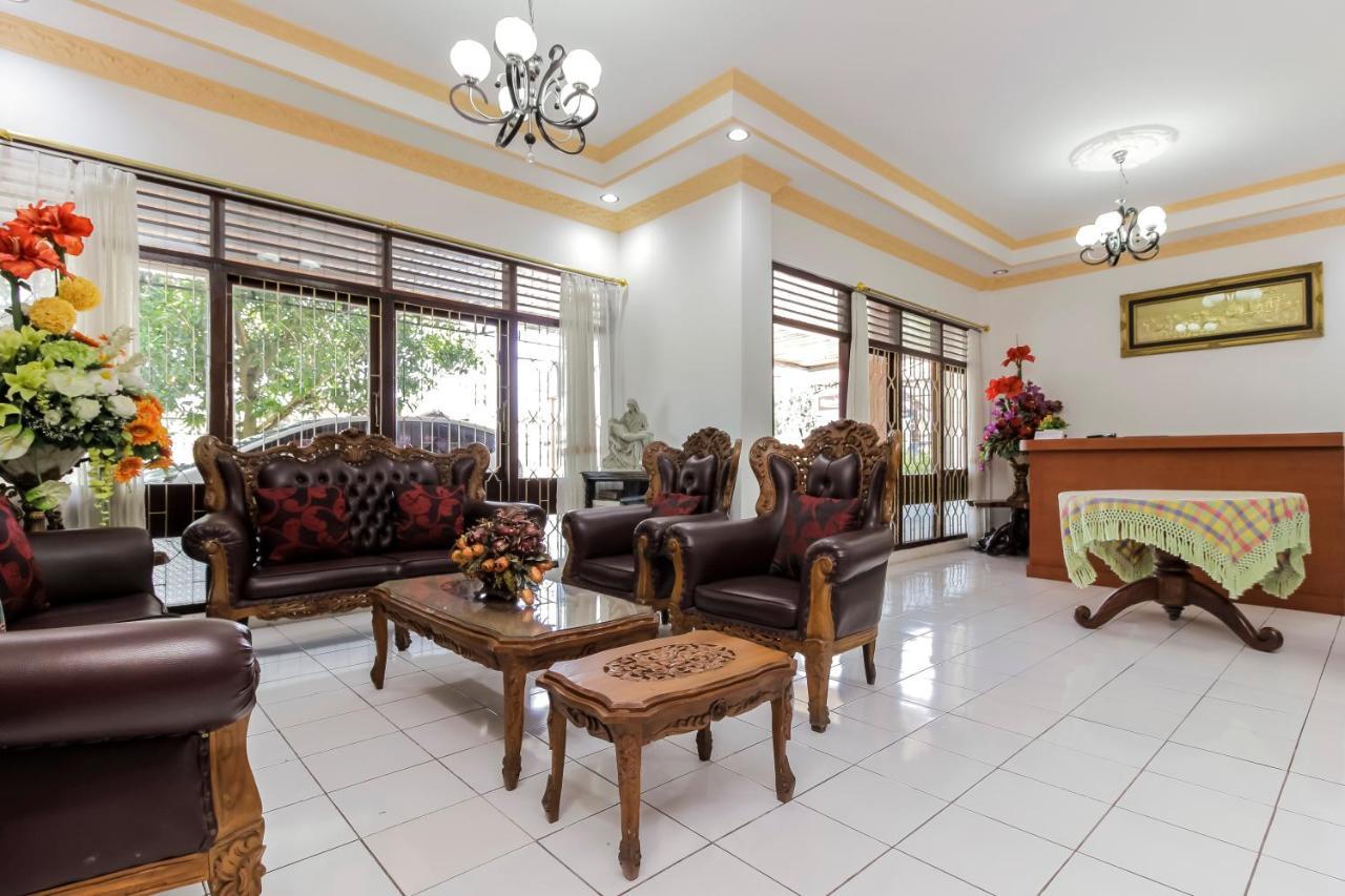 Reddoorz Near Sam Ratulangi Airport Manado Hotel Exterior photo