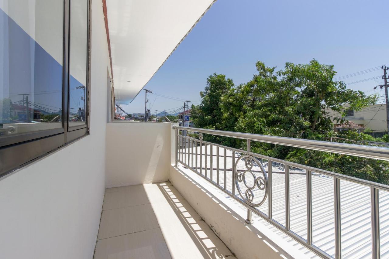 Reddoorz Near Sam Ratulangi Airport Manado Hotel Exterior photo