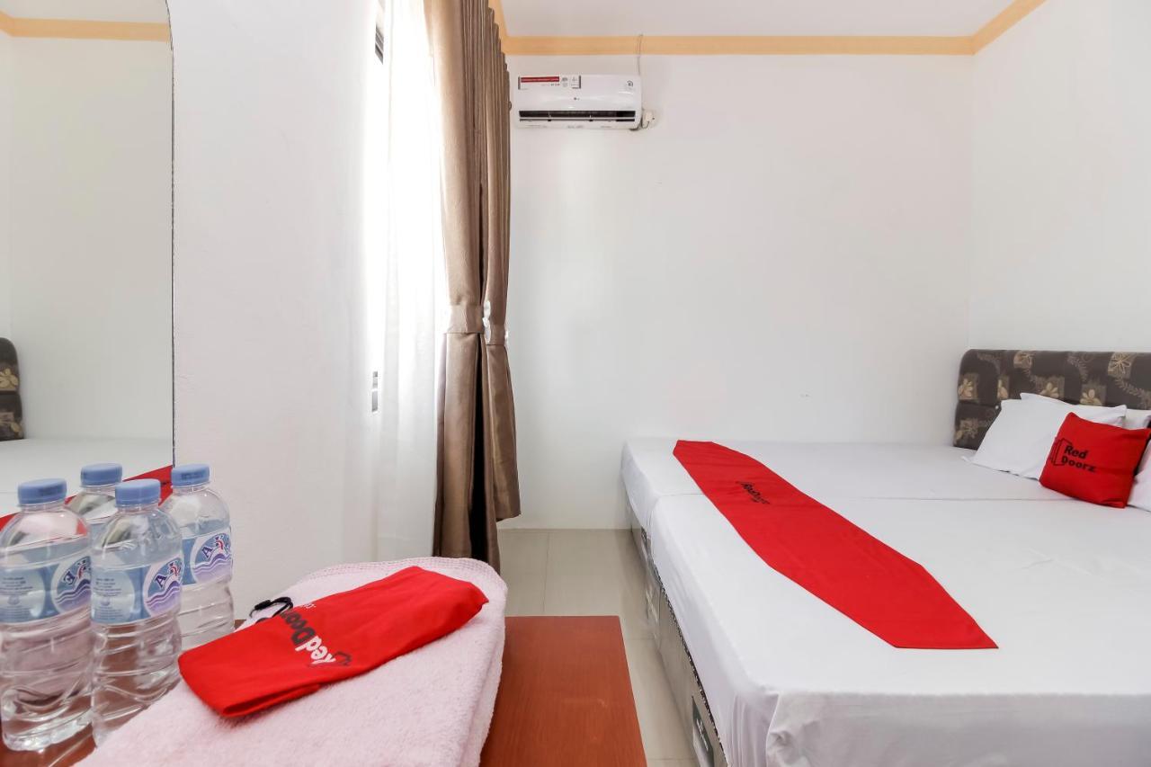 Reddoorz Near Sam Ratulangi Airport Manado Hotel Exterior photo