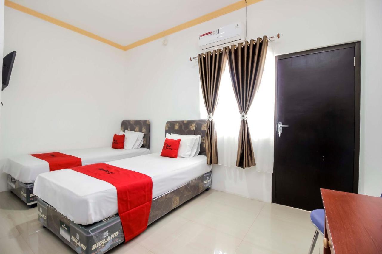 Reddoorz Near Sam Ratulangi Airport Manado Hotel Exterior photo