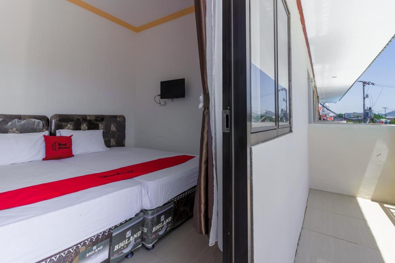 Reddoorz Near Sam Ratulangi Airport Manado Hotel Exterior photo