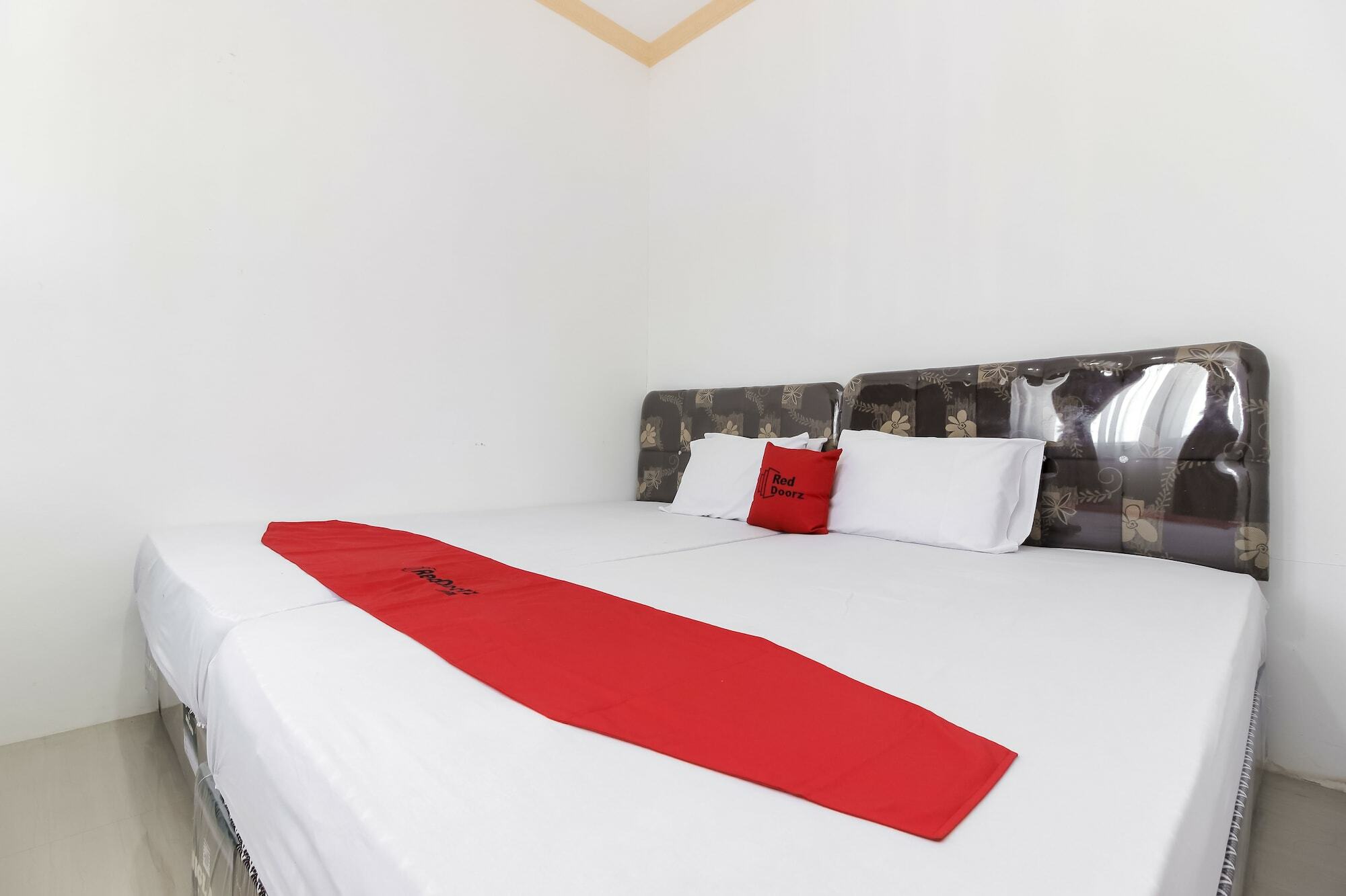 Reddoorz Near Sam Ratulangi Airport Manado Hotel Exterior photo