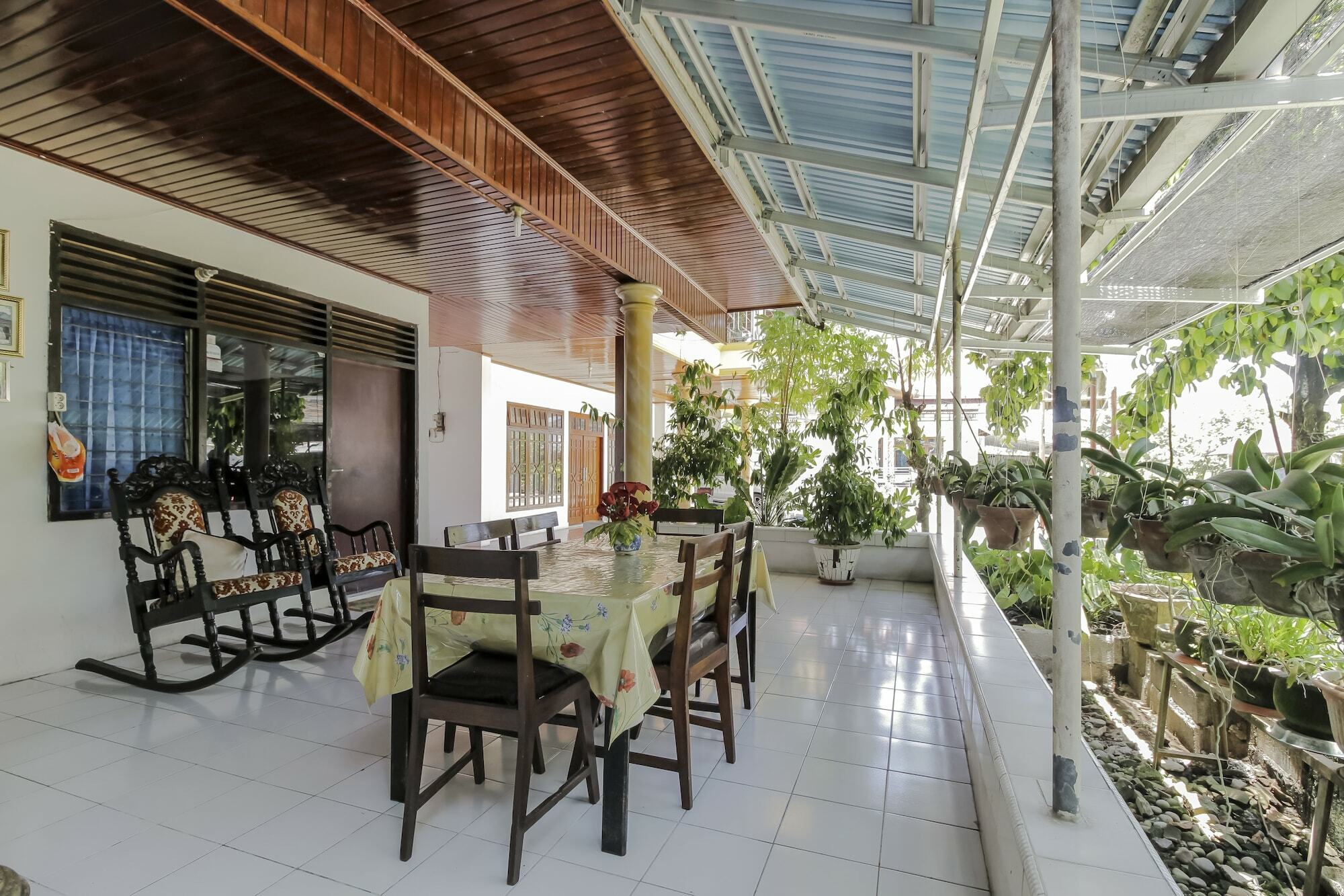 Reddoorz Near Sam Ratulangi Airport Manado Hotel Exterior photo